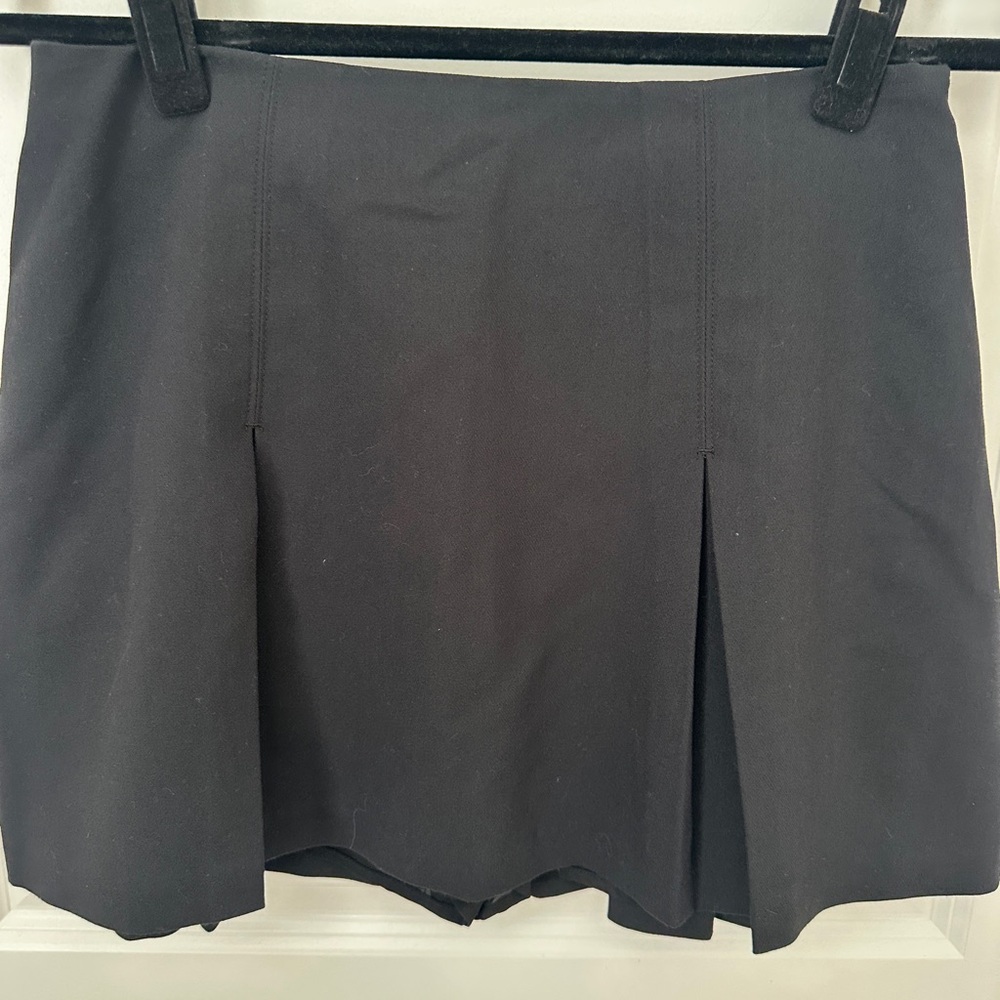 Abercrombie & Fitch Pleated Skort - Size M - Picture 4 of 4